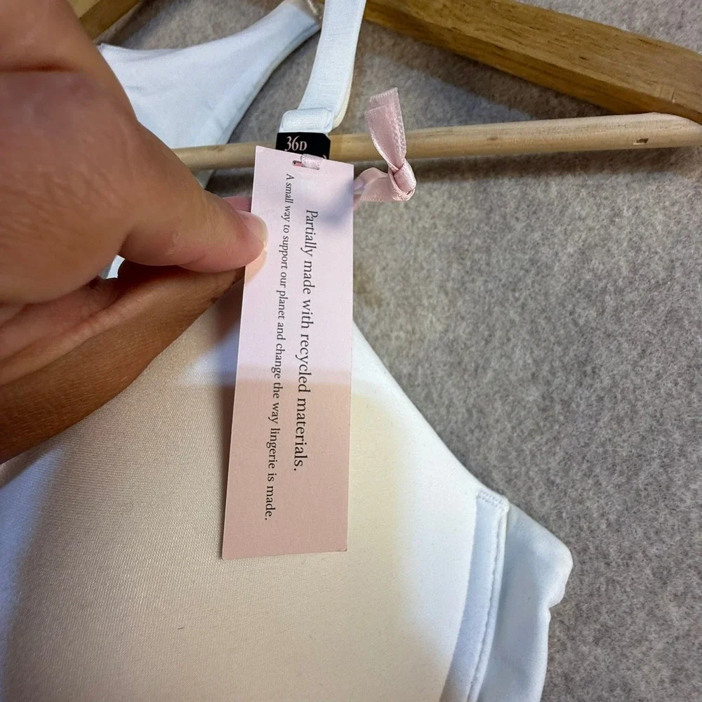 Victorias Secret Body by Victoria Push Up Bra White Racerback Close 36D nwt